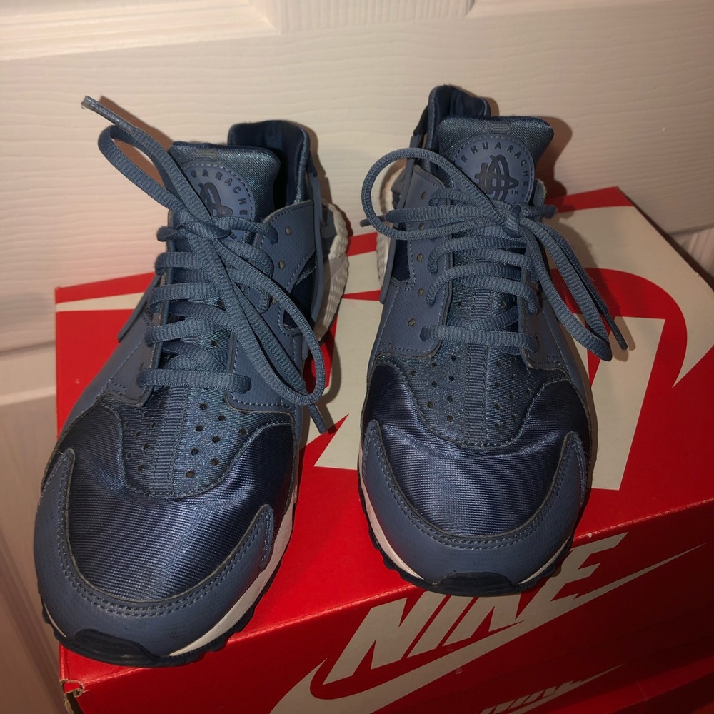 Blue Nike Huaraches Size 7